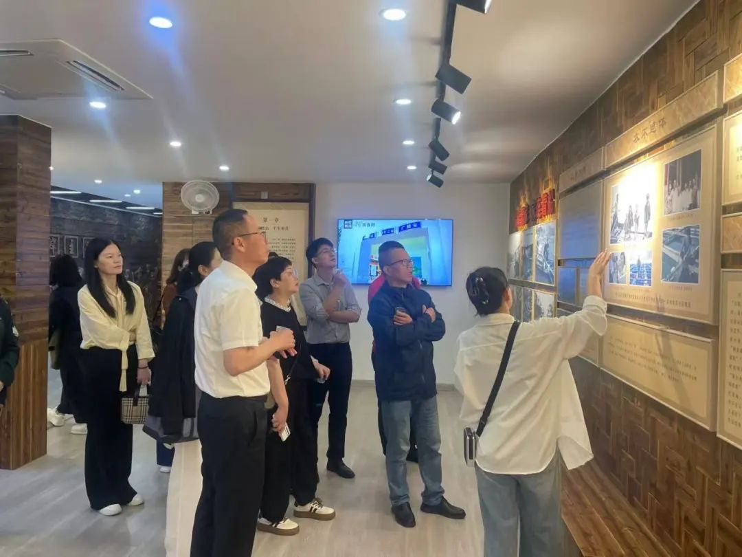 【國(guó)投風(fēng)采】市國(guó)投公司下屬企業(yè)聯(lián)合開展“沿著足跡學(xué)思想悟偉力”主題黨日暨現(xiàn)場(chǎng)學(xué)習(xí)活動(dòng)